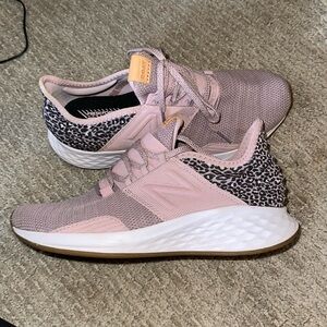 Size 8.5 Women’s New Balance Tennis Shoes